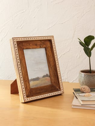 Chembra Photo Frame (Multicolor)