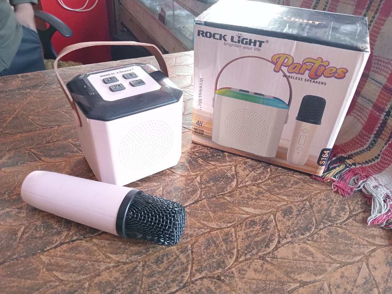 PARTIES VIRELES  SPEAKERS