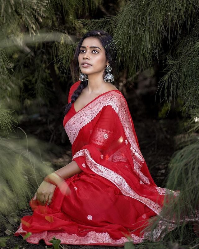 BOLLYWOOD HIT LINEN SOFT SAREE
