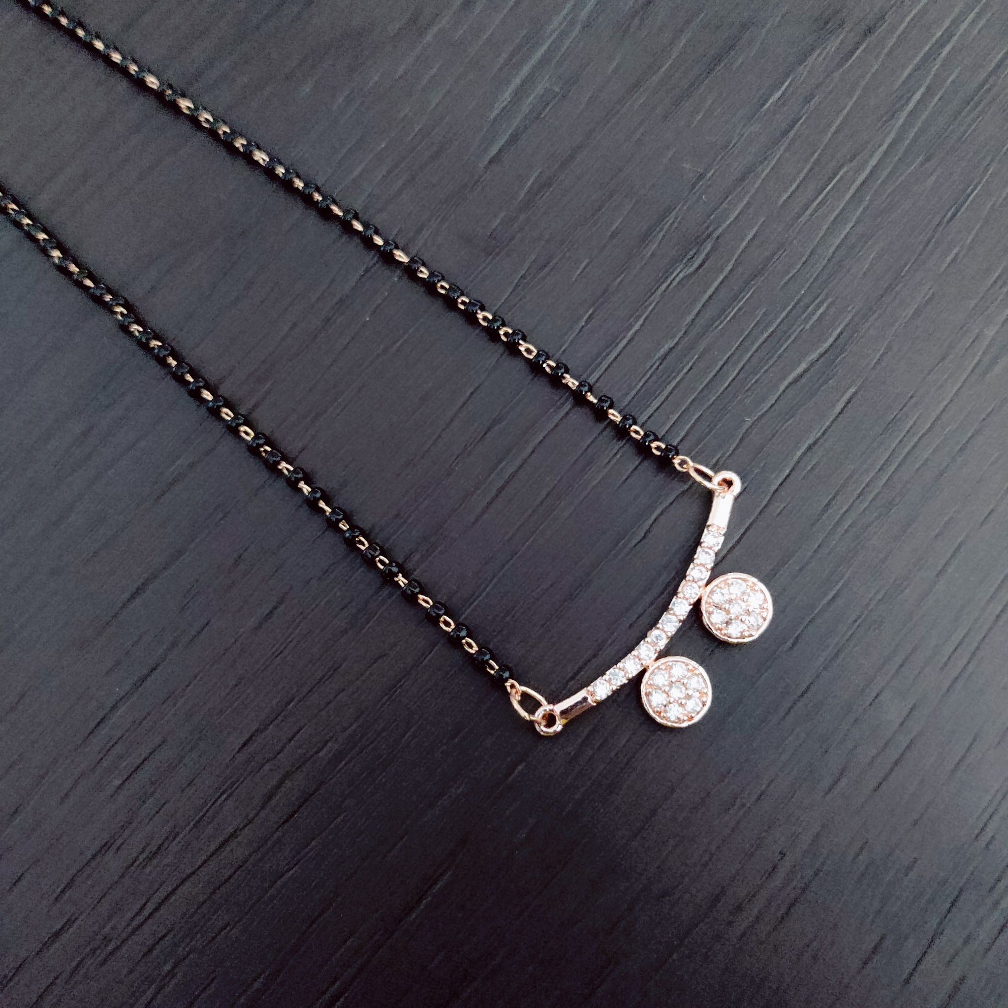 Luminous Affection Mangalsutra-White / Rose Gold