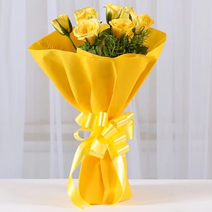 Enticing Yellow Roses Bouquet