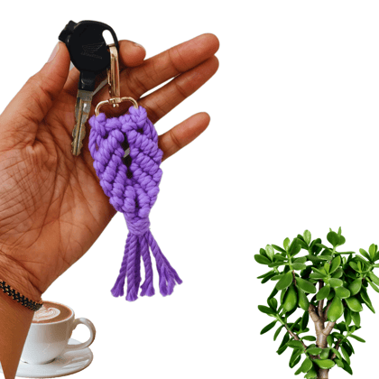 Tailored Knots Shell Keychain SKC04