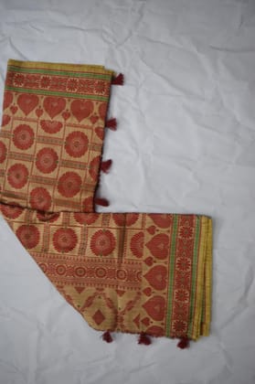 TULIP Traditional Handloom Silk Saree with Tassels, Red and Gold Floral Pattern, Cotton Fabric, Ethnic Indian Design, TULIP Traditional Handloom Silk Saree with Tassels, Red and Gold Floral Pattern, Cotton Fabric, Ethnic Indian Design,