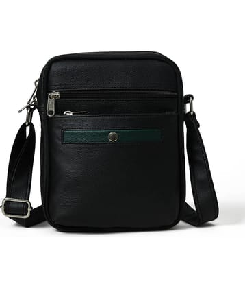 MATRICE - Black Solid Messenger Bag