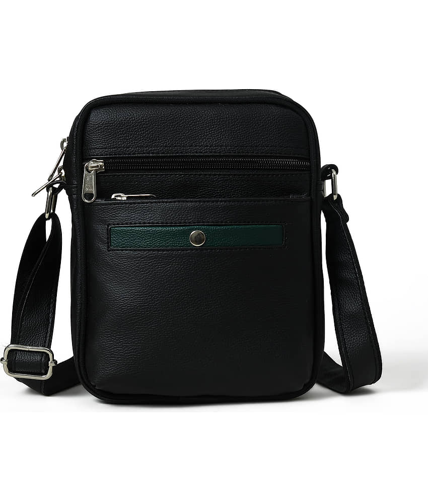 MATRICE - Black Solid Messenger Bag
