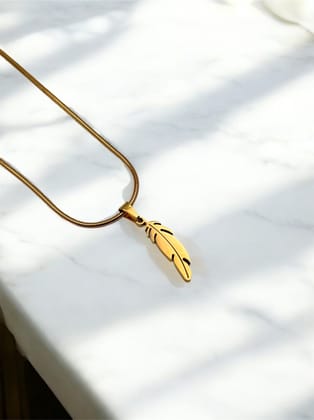 Ava Leaf Necklace