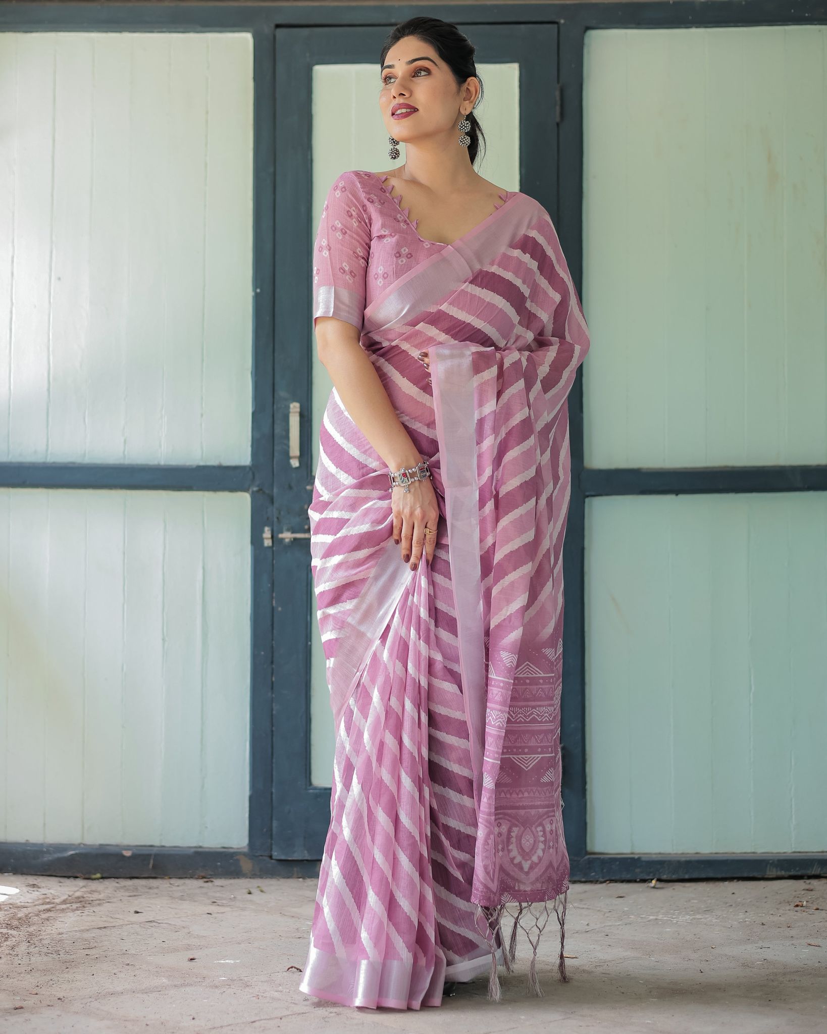 Purple Chevron Print Pure Cotton Linen Saree with Blouse and Tassels-Regular