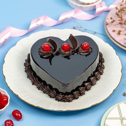 Chocolate Truffle Heart Cake Half Kg