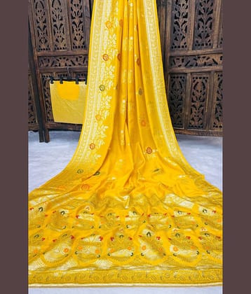 fab woven Kanjivaram Silk Woven Saree With Unstitched Blouse Piece ( Yellow )