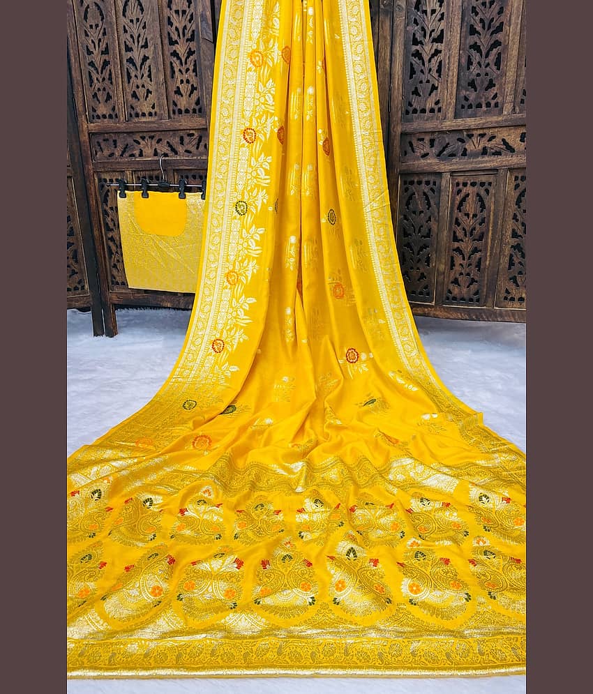 fab woven Kanjivaram Silk Woven Saree With Unstitched Blouse Piece ( Yellow )