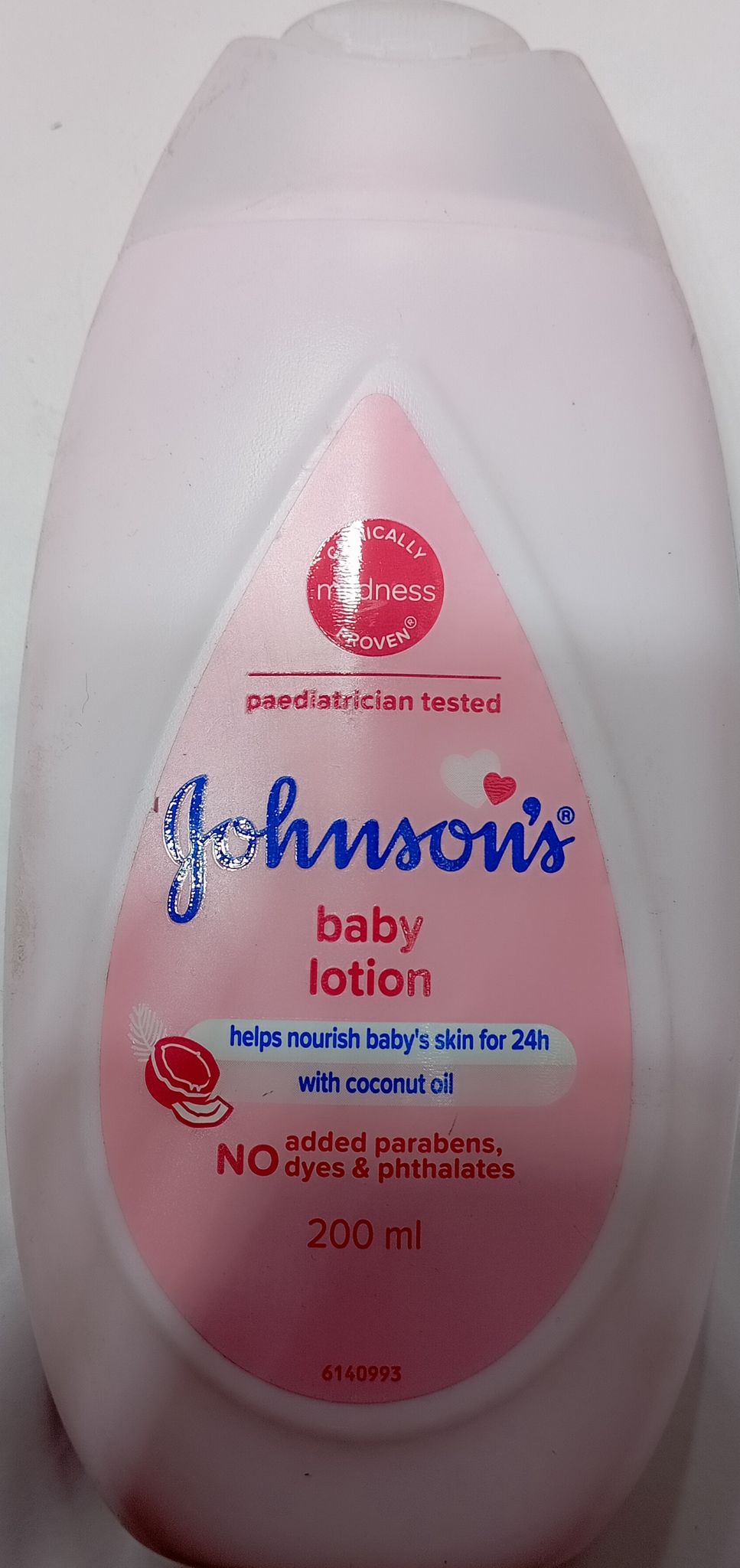 Johnson baby lotion helps nourish baby skin for 24H with coconut oil 200 ml