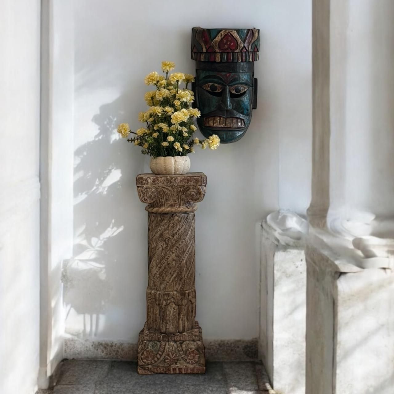 Wooden  pedestal  : Ruhana 10