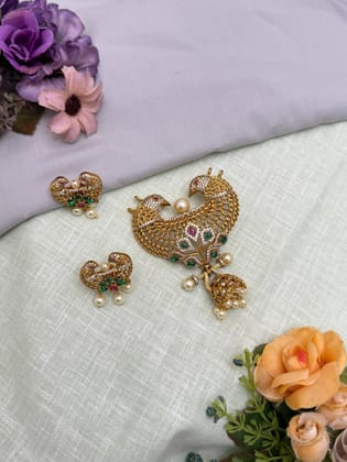 Antique Pendant 057