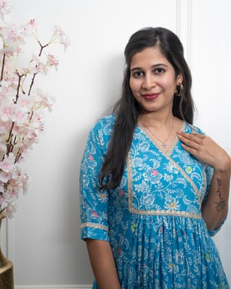 Zari neck peplum Kurta with Pant Set-M