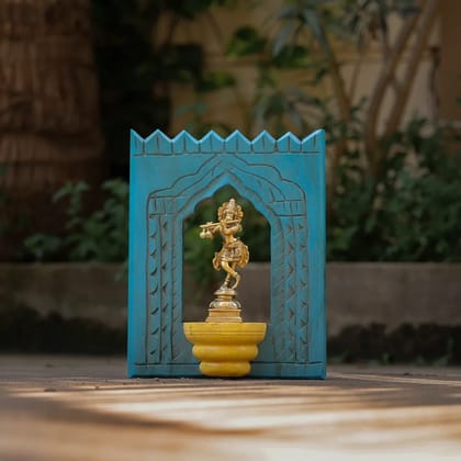 Murali Krishna Brass Idol With Distressed Wooden Frame Wall Dcor