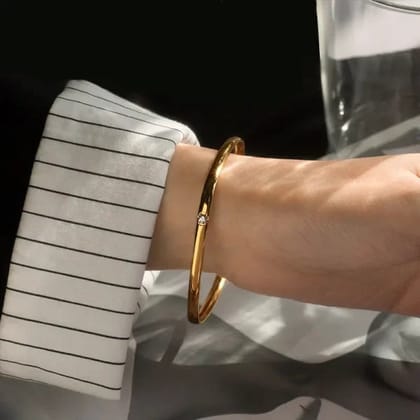 Alisha 18k Gold Plated Square Bangle-Single