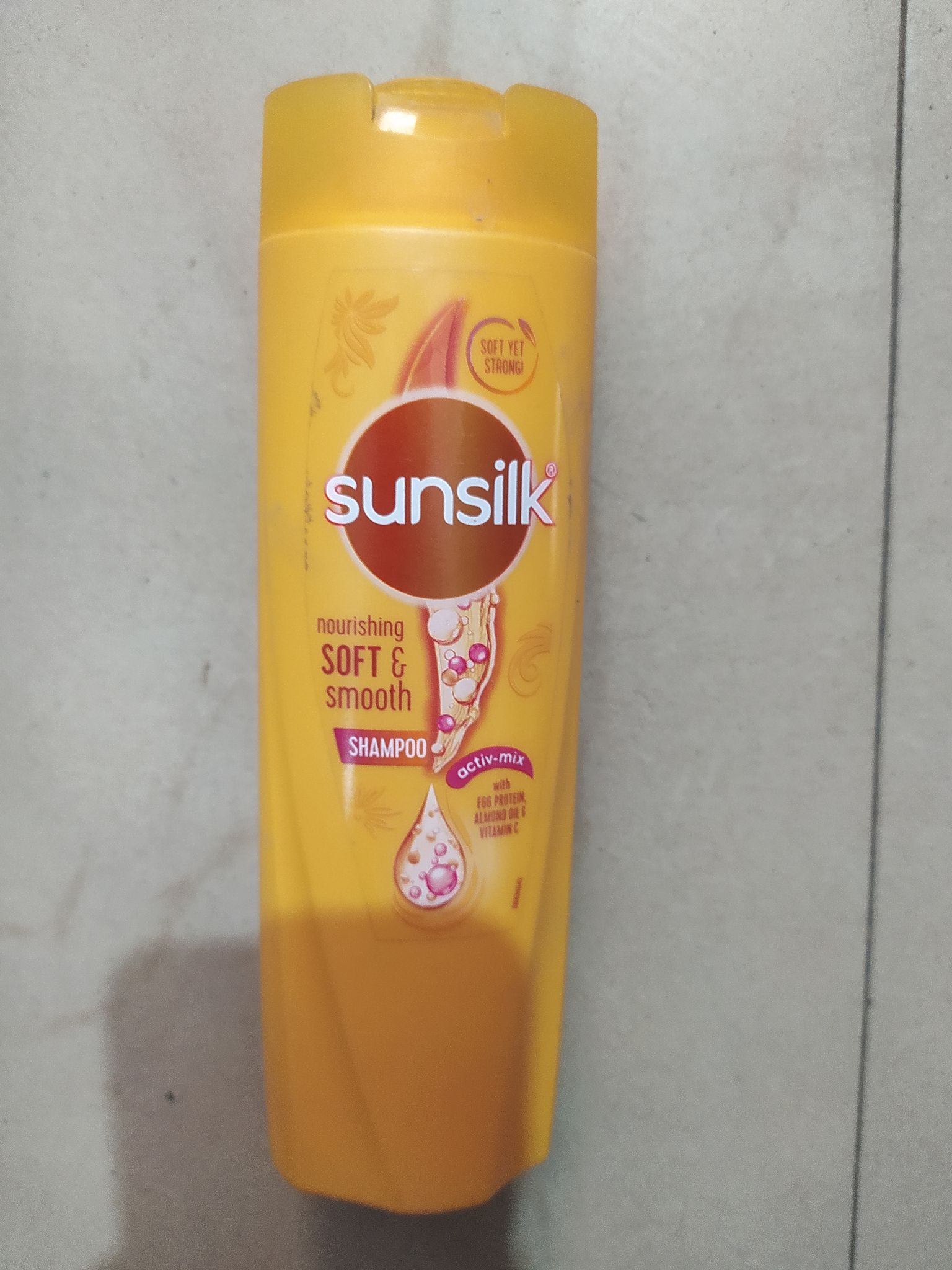 Sunsilk Nourishing Soft& Smooth Soft yet Strong Shampoo 