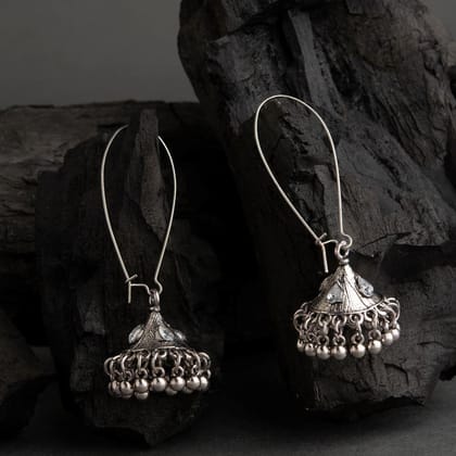 Silver / Gold Plated Shanku Shaped Stone Studded With Beads