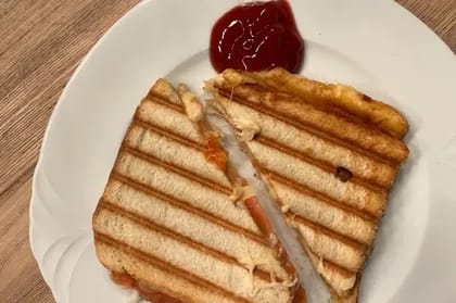 Paneer Grilled Cheese Sandwich [2 Pieces]