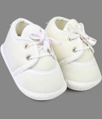 Neska Moda - White Booties For Baby Boy & Baby Girl 6-12 Months ( Pack of 1 )