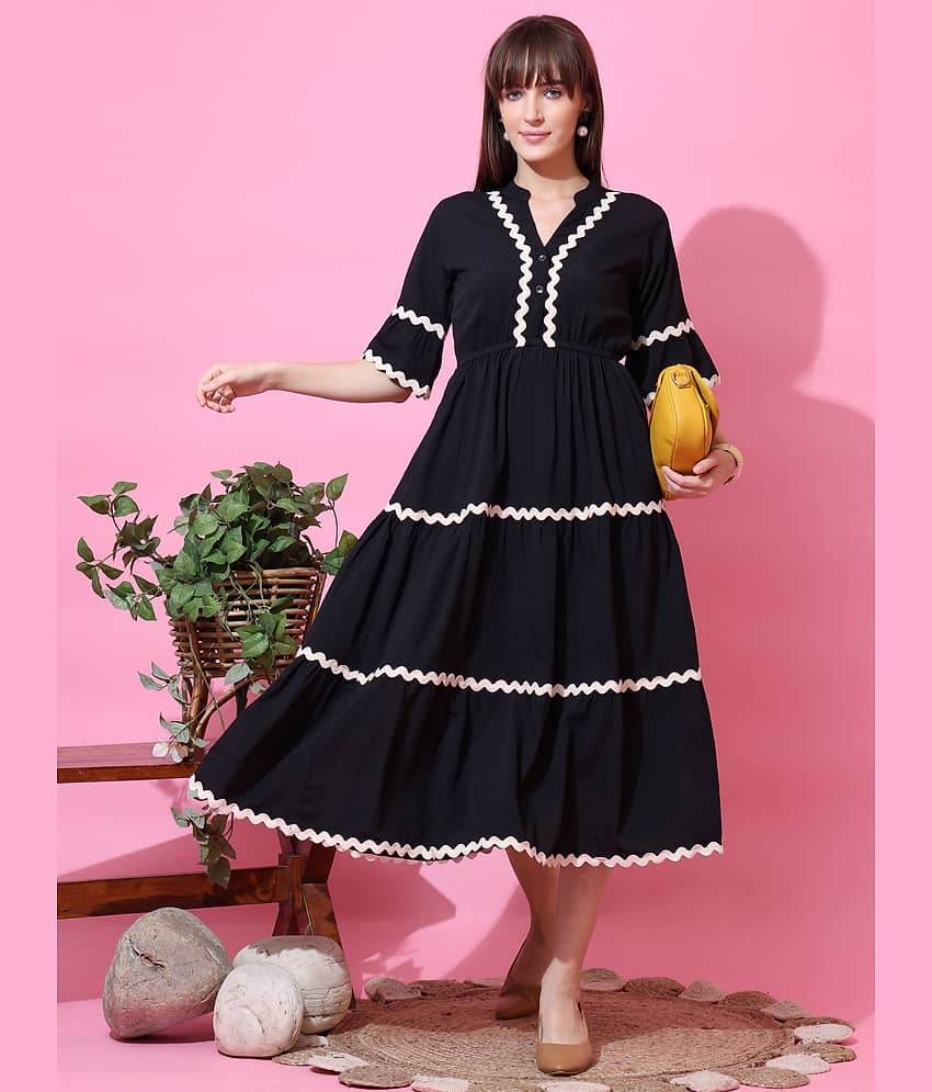 Sheetal associates Women Crepe Solid Fit & Flare Dress ( Black )