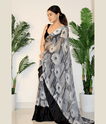 Sitanjali Georgette Printed Saree With Unstitched Blouse Piece ( Black )