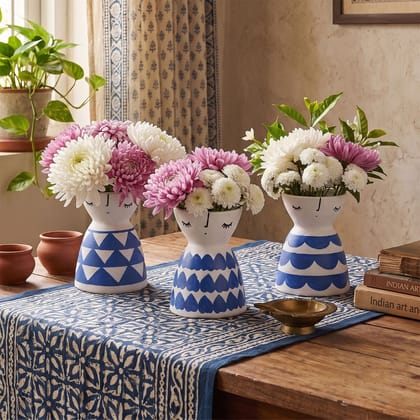 White & Blue Ceramic Flower Vase [Pack Of 1] (5 Inches x 4 Inches)