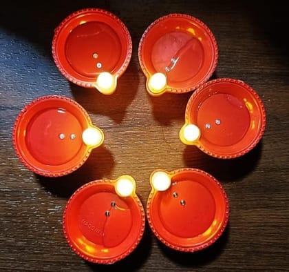 The Magical Gift LED Decorative Plastic Diyas Set of 6 | Battery Operated Electric Deepak Lights for Diwali Pooja Decoration | Flameless Safe Festival Lamps (6, Oval)