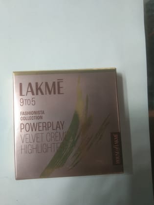Lakme 9t05 Fashionista Collection Powerplay Velvet crème Highlighter Houseoflakme copper crush 