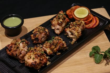 Lahsooni Chicken Tikka( 6 Pcs)