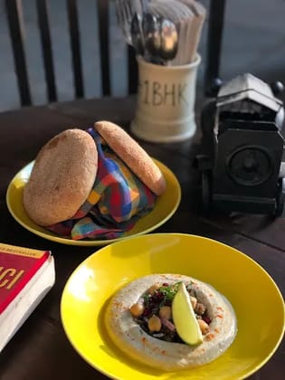 Chickpea Hummus With Chilli Thecha, Poi