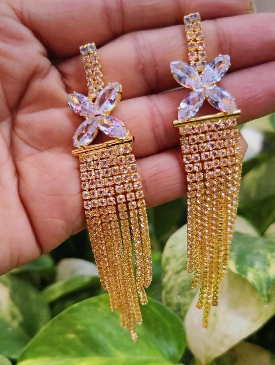 Pinapes Dazzling Crystal Drop Earrings – Elegant Sparkle for Women & Girls