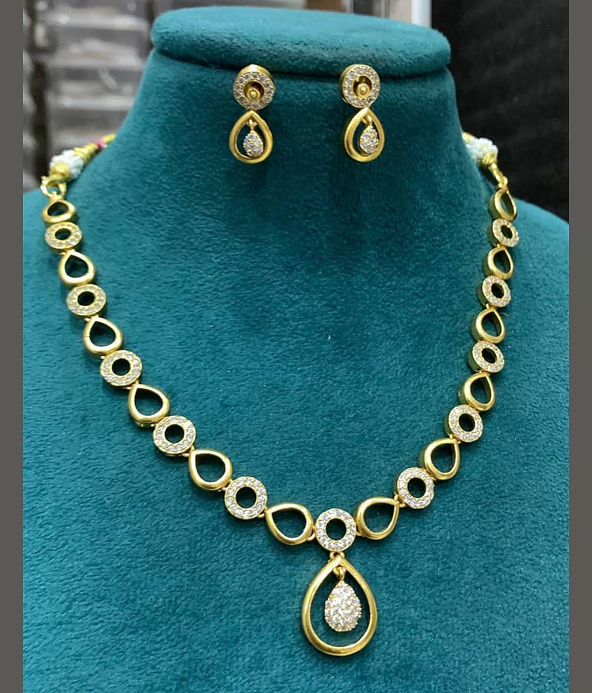 ROFARWORD Gold Brass Necklace Set ( Pack of 1 )