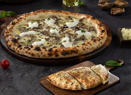 Naples - Mushroom With Truffle Oil Pizza(4 Slice) + Mini Garlic Bread