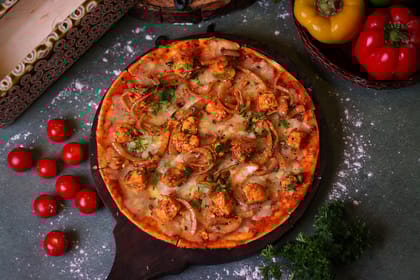 Paneer tikka pizza