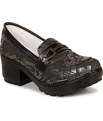 Commander - Pink Women's Pumps Heels