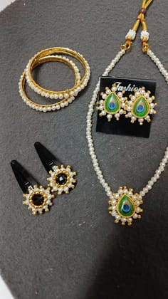 Girl moti set