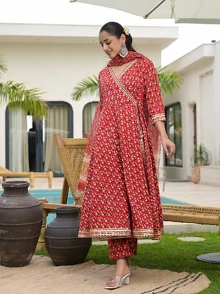 Red Floral Printed Round Neck Pure Cotton Anarkali Kurta With Trousers & Dupatta-S