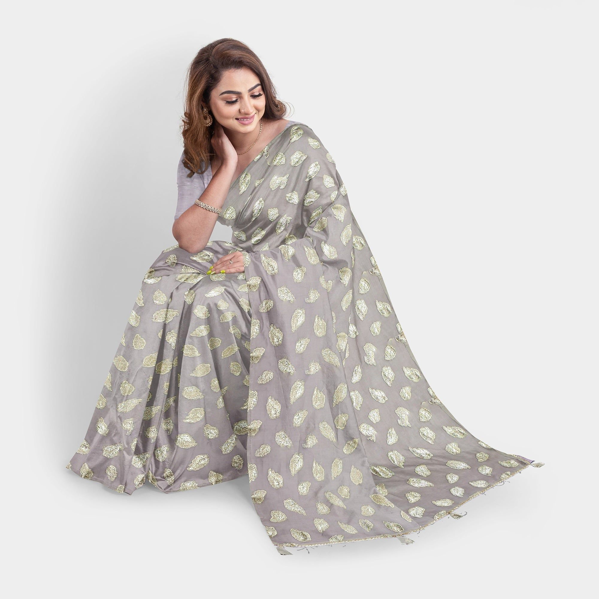 TheHangr Purple Chiffon Saree With Golden Leaves And Running Pallu