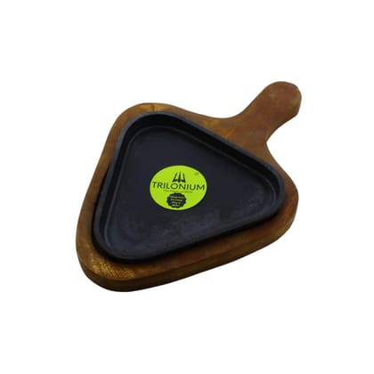Trilonium Pre-Seasoned Cast Iron Sizzler Plate With Wooden Base | Triangle | 1.54 Kgs