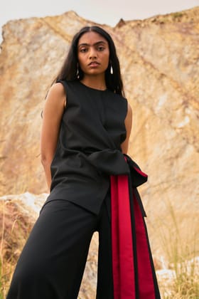 FRONT TIE SLEEVELESS SHIRT-XXS / Black