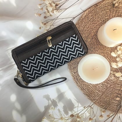 3 pockets  - Trendy & Beautiful Womens Wallet - Black Wave
