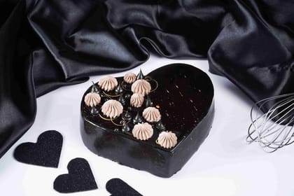 Chocolate truffle heart cake [eggless]