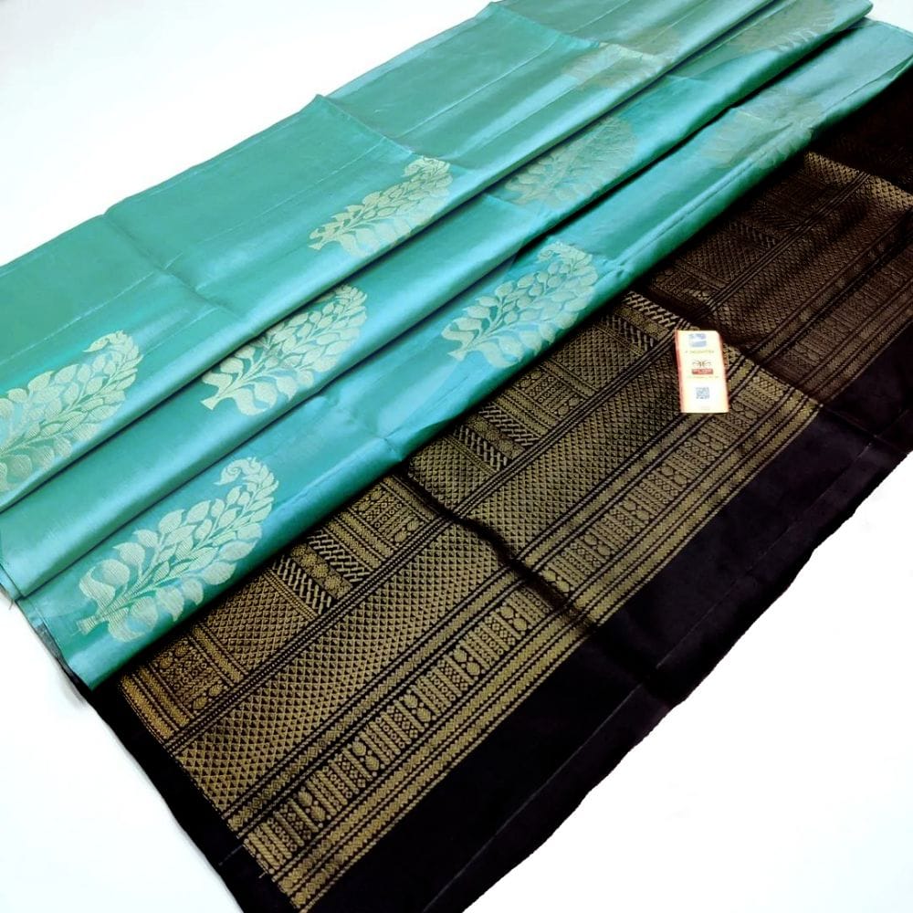 Women's Borderless Kanjivaram Silk Sarees with Unstitched Blouse (Light Blue)