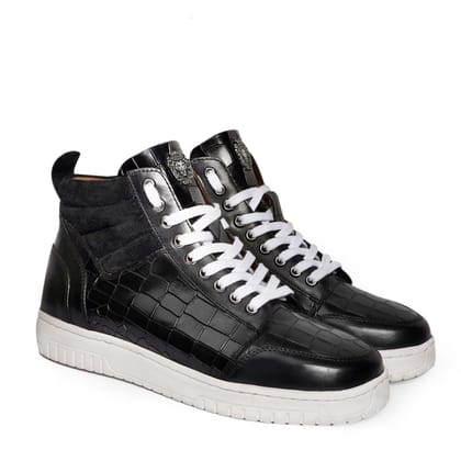 Black Leather Sneakers in Suede Collar Detailing With Metal Lion Logo-40/6