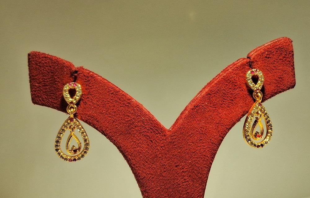 EARING GP