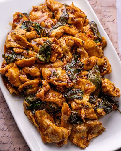 Stir Fried Chicken With Fresh Basil
