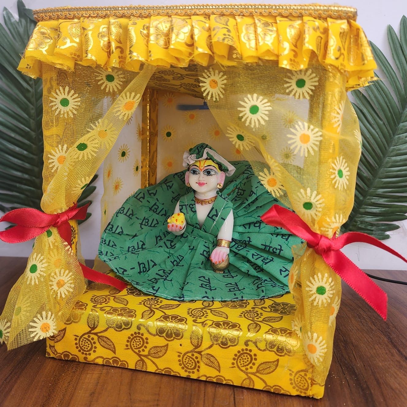 Wooden Designer Fan Bed for laddu gopal ji (1to6no.)