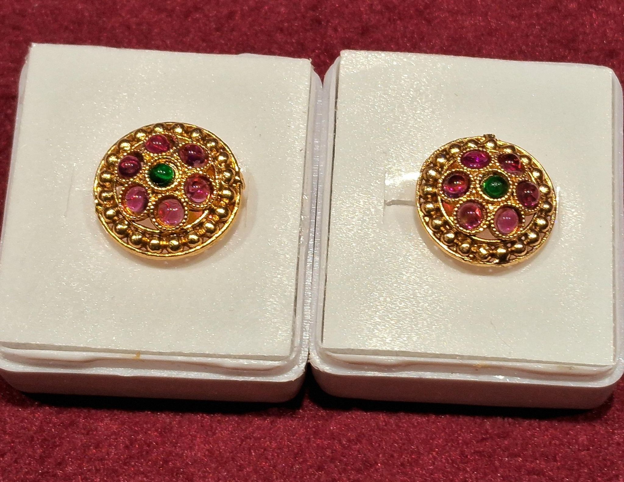 TOPS - STUDS