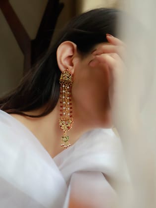 Insha Red Meenakari Kundan Earrings-Red